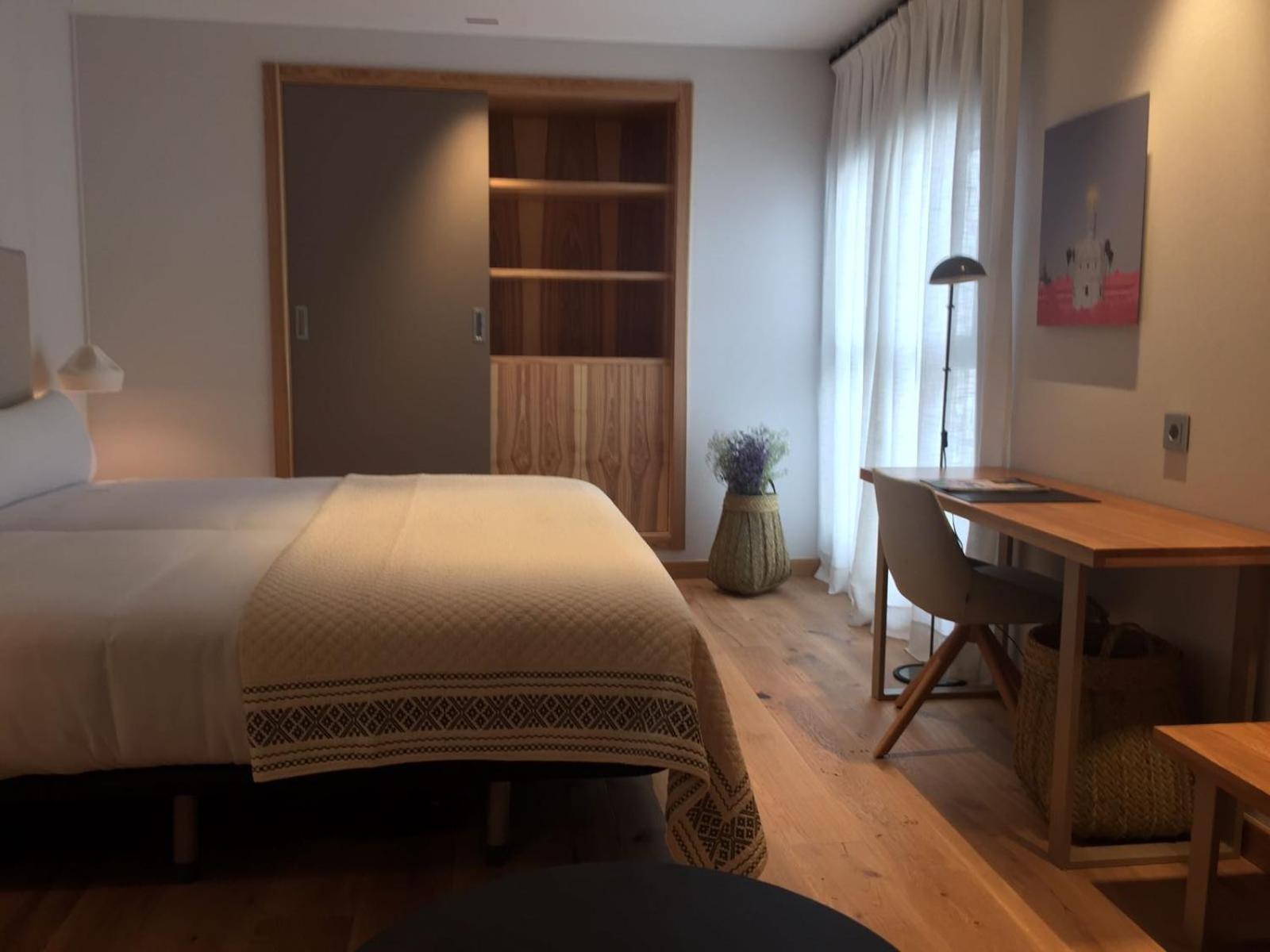 Doppel- oder Zweibettzimmer